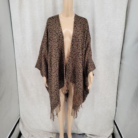 V. Fraas Animal Print Shaw with fringe Women's One Size / Plus Size - Picture 5 of 9